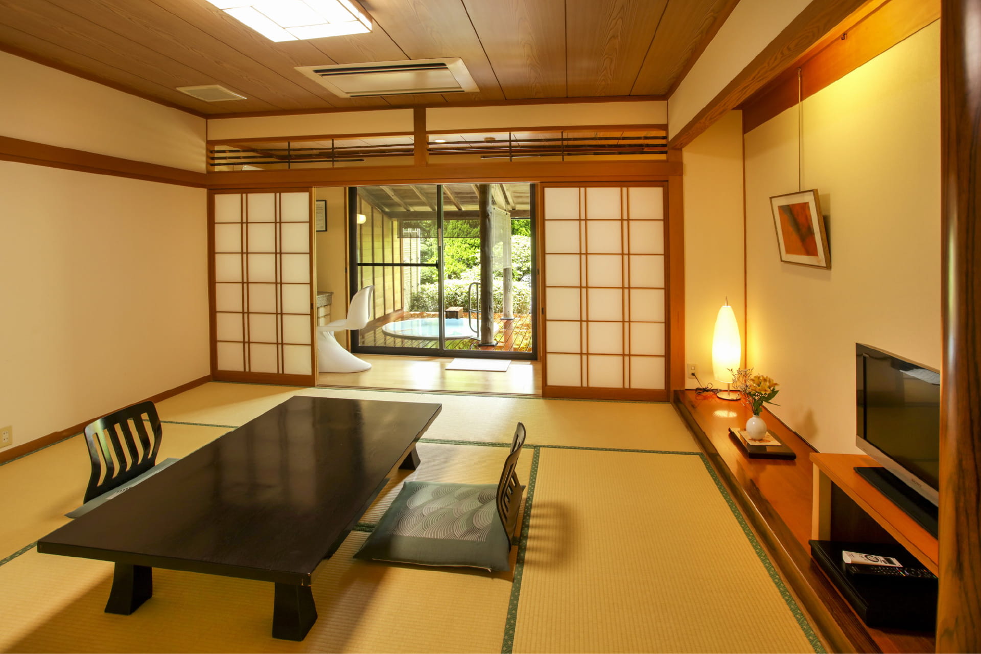 本館 庭園露天風呂付和室のお部屋の客室